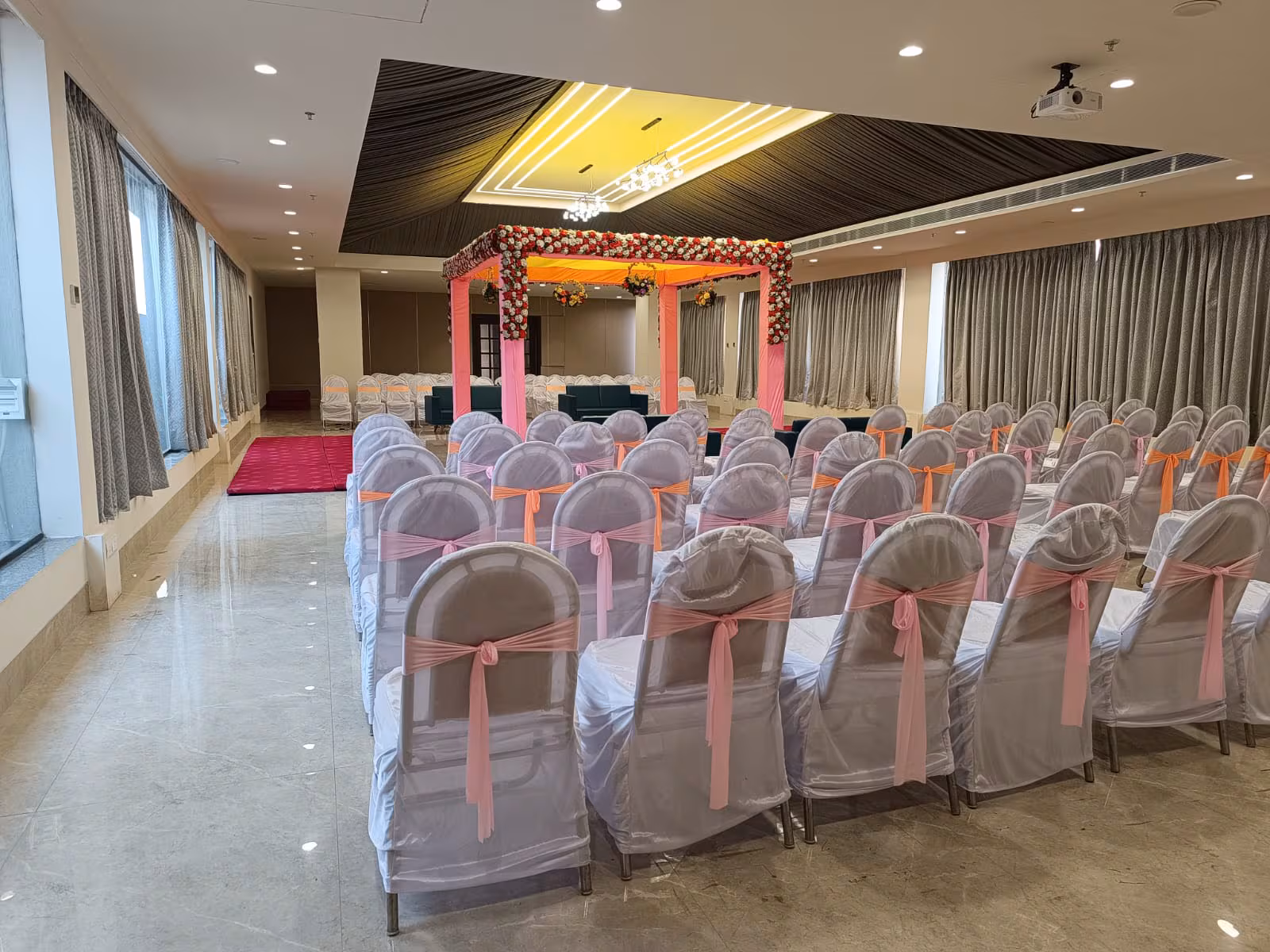 Hotel Monville multi-cuisine restaurant interior